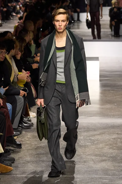 Look 46